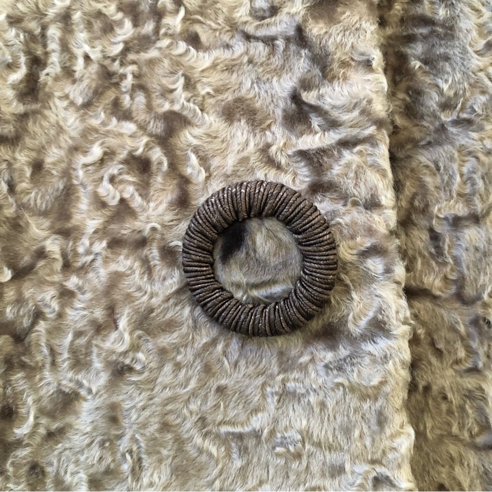 Elegant Brown Fur-Trimmed Women's Coat - Picture 4 of 14